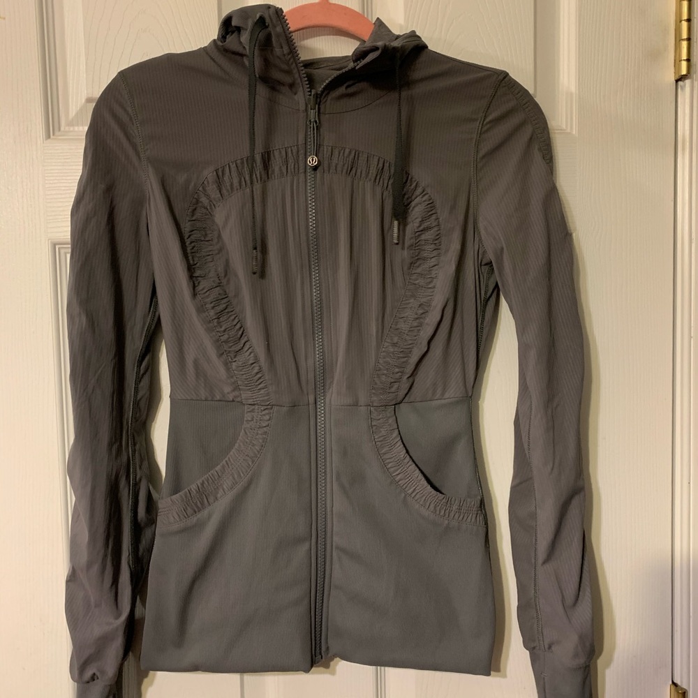 Lululemon jacket - Picture 4 of 8